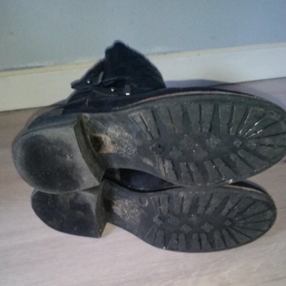 Vince Camuto black leather quilted bootie - Picture 3 of 3